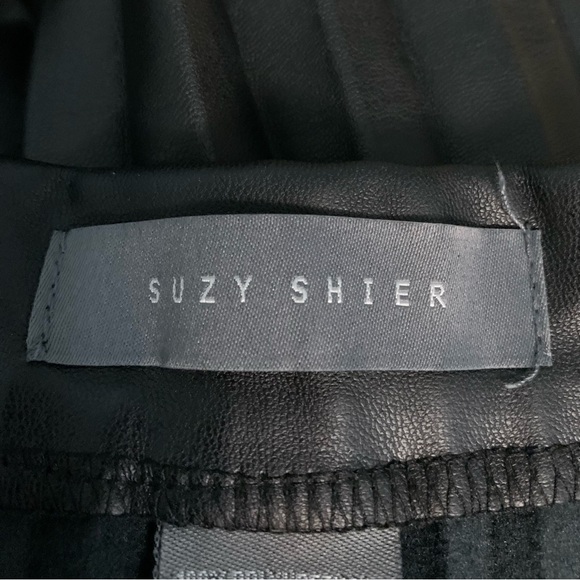 Faux Leather Black Pleated Skirt - Picture 5 of 8